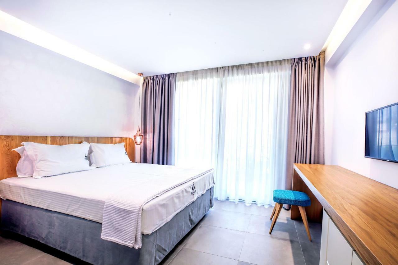Senso Suites เนอาเปรามอส ภายนอก รูปภาพ